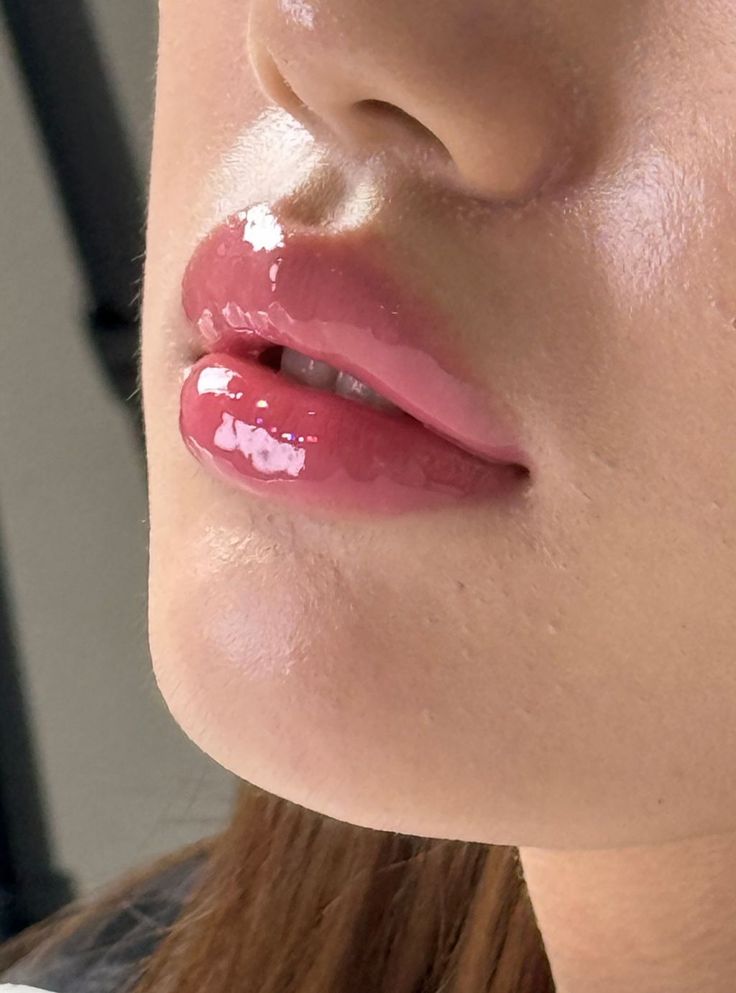 Lip booster